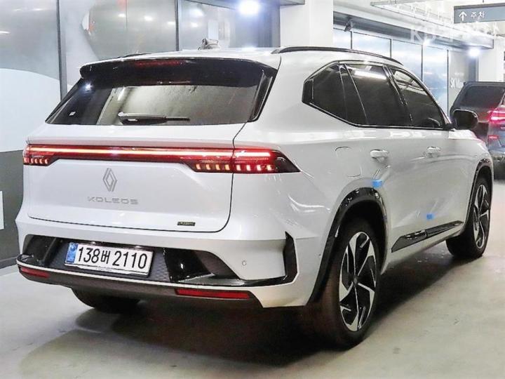 Renault Koleos E-Tech Hybrid Iconic 5