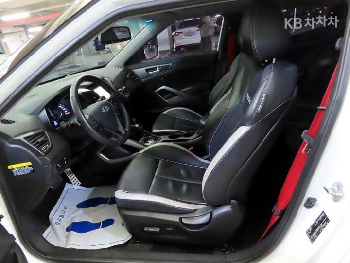 Hyundai Veloster Turbo GDi Extreme Blue Package 7