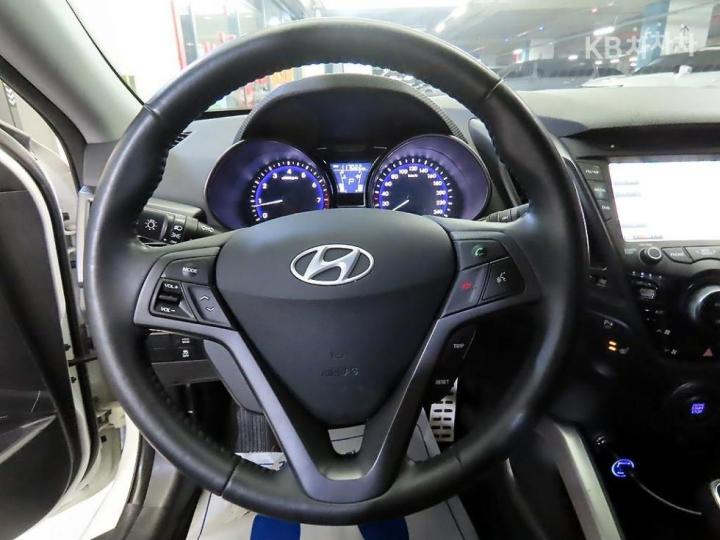 Hyundai Veloster Turbo GDi Extreme Blue Package 9