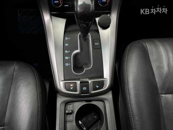 Chevrolet Captiva 2WD LT Premium 9