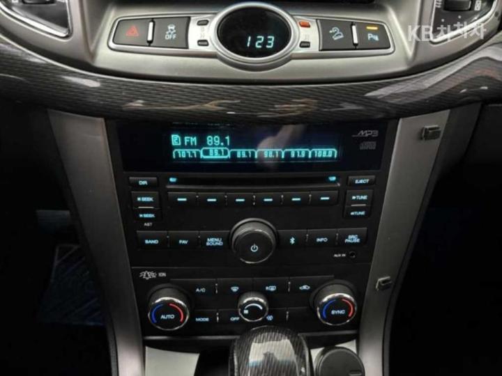 Chevrolet Captiva 2WD LT Premium 10