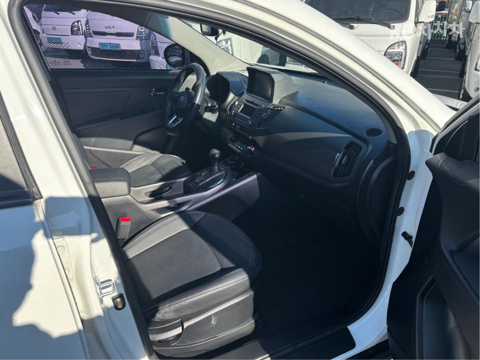 2012 - kia sportage
