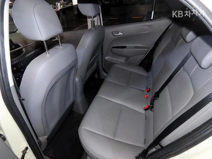 Kia Morning Urban JA 1.0 Gasoline Prestige 8