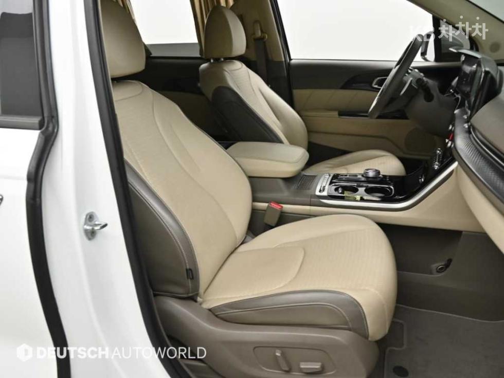 Kia Carnival — miniaturë 10