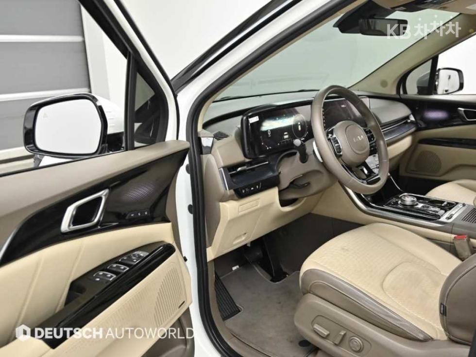 Kia Carnival — miniaturë 11