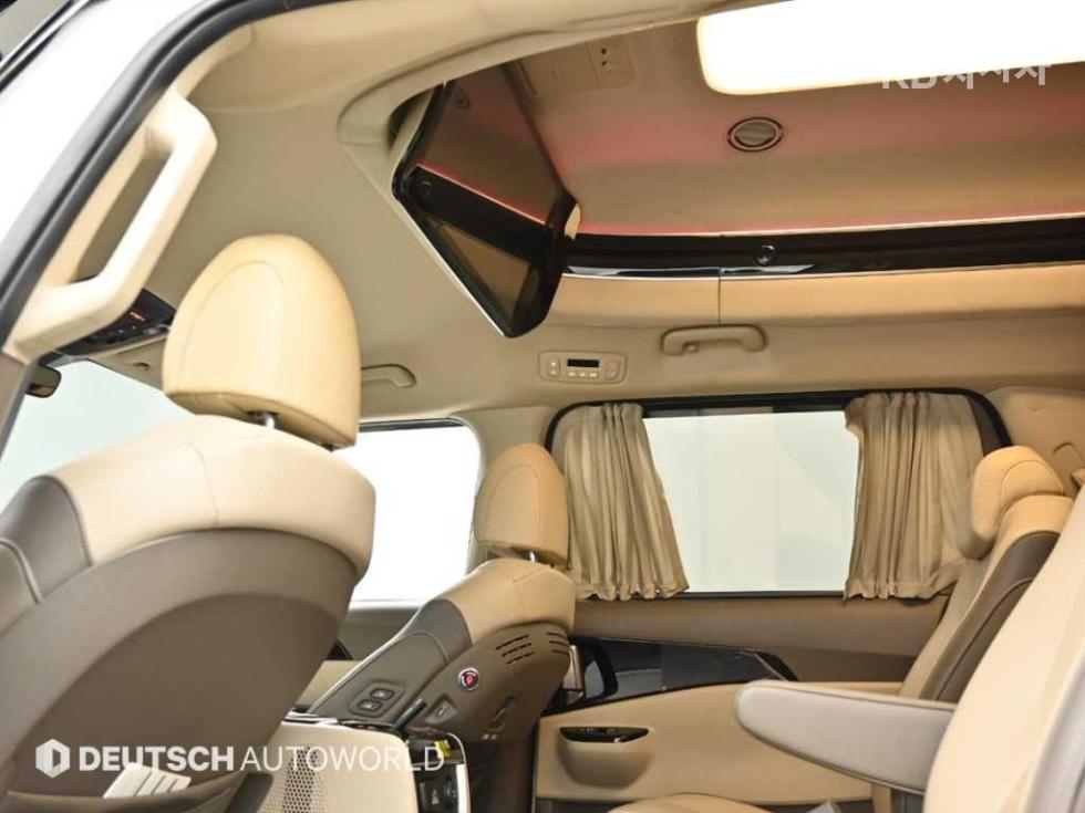 Kia Carnival — miniaturë 18