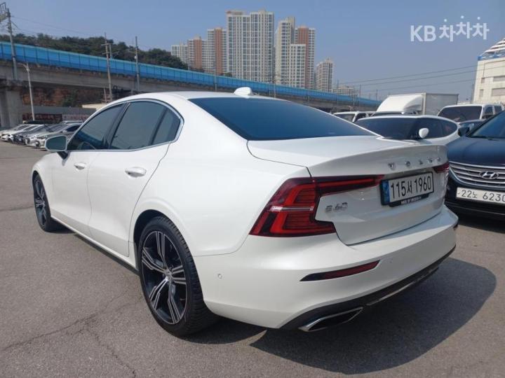 Volvo S60 2.0 B5 Inscription 9
