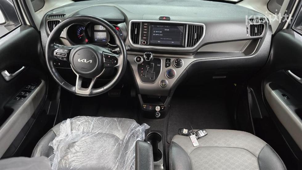 2022 - kia ray
