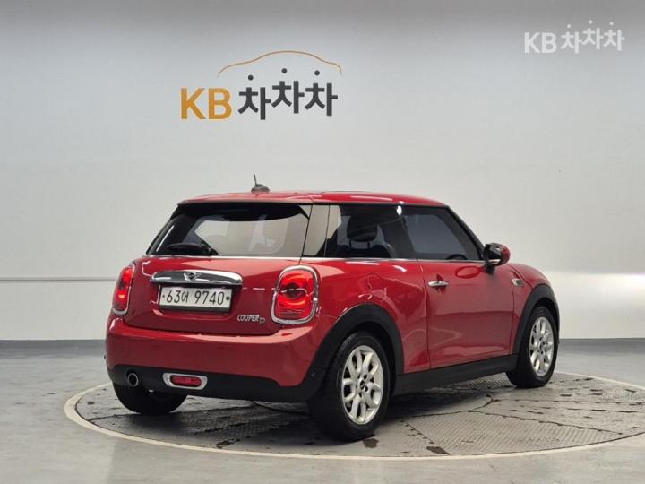 Mini Cooper D 1.5 High 4