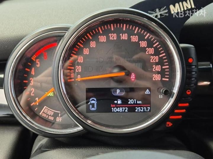 Mini Cooper D 1.5 High 7