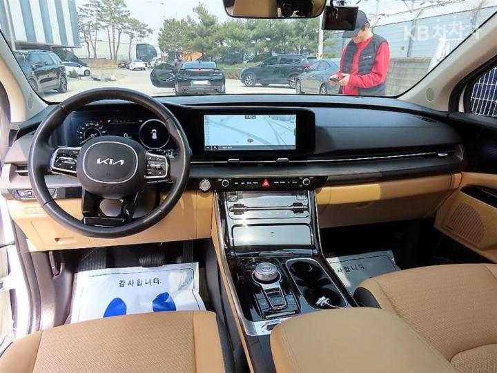 Kia Carnival G3.5 GDI Signature 9