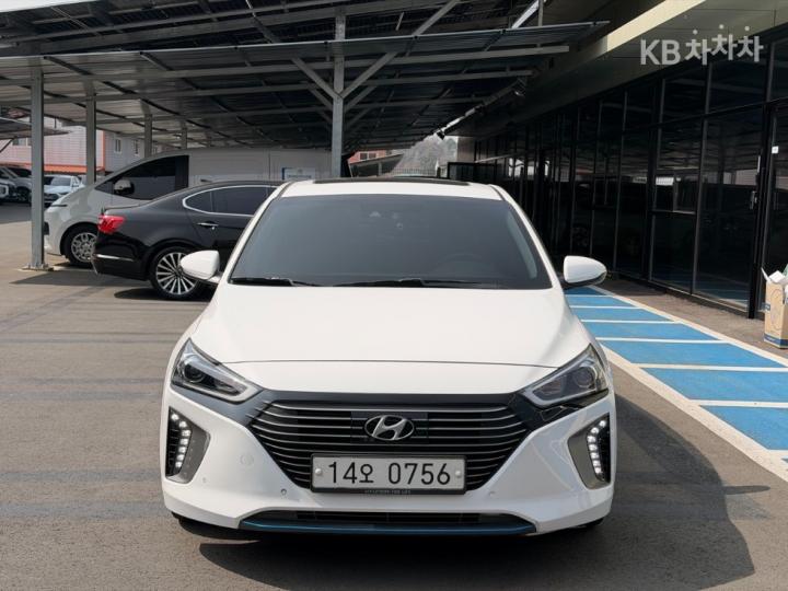 Hyundai IONIQ Q 3