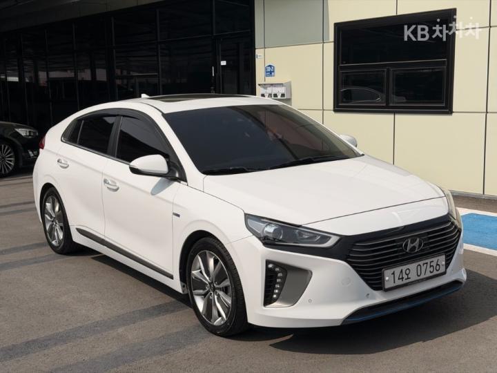 Hyundai IONIQ Q 4