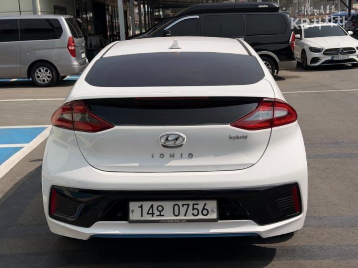 Hyundai IONIQ Q 6