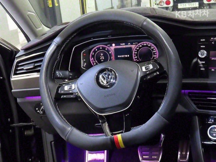 Volkswagen Jetta The 1.4 TSI Prestige 9