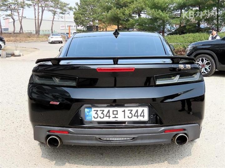 Chevrolet Camaro SS 6.2 V8 5