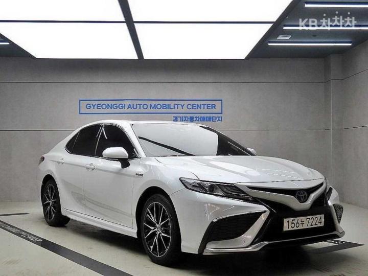 Toyota Camry XV70 2.5 Hybrid XSE