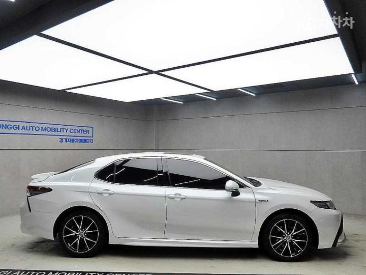 Toyota Camry XV70 2.5 Hybrid XSE 3