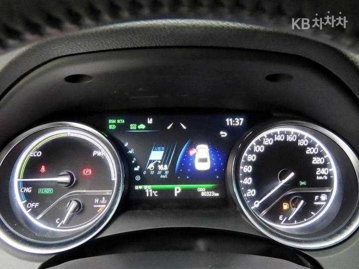 Toyota Camry XV70 2.5 Hybrid XSE 9