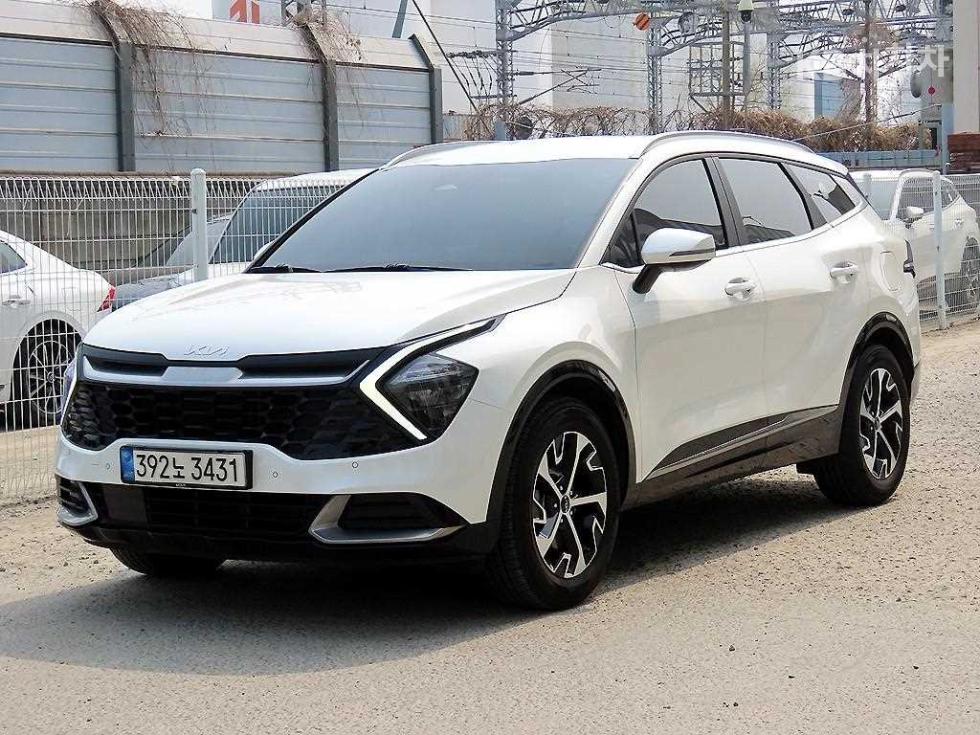 2023 - kia sportage