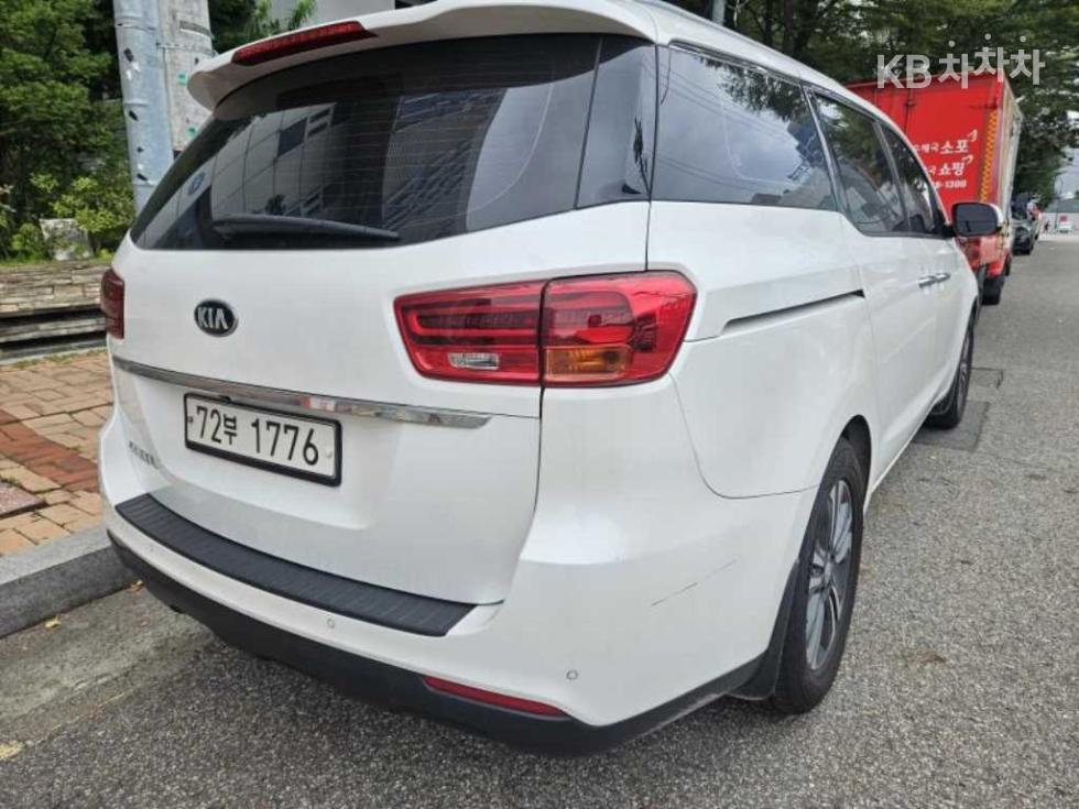 2019 - kia carnival