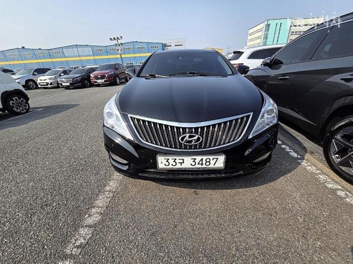 Hyundai Grandeur Hybrid Premium 2