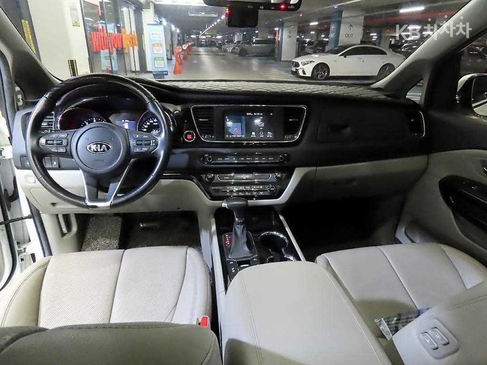 2019 - kia carnival