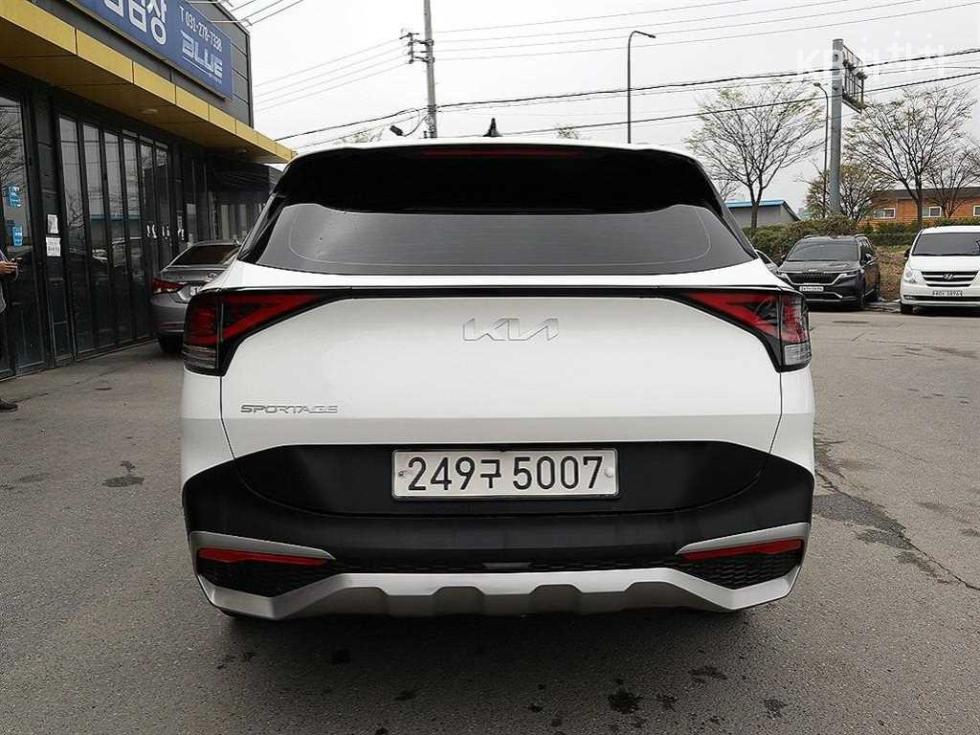 2023 - kia sportage