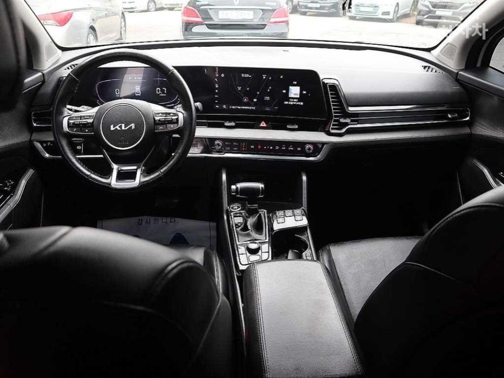 2023 - kia sportage