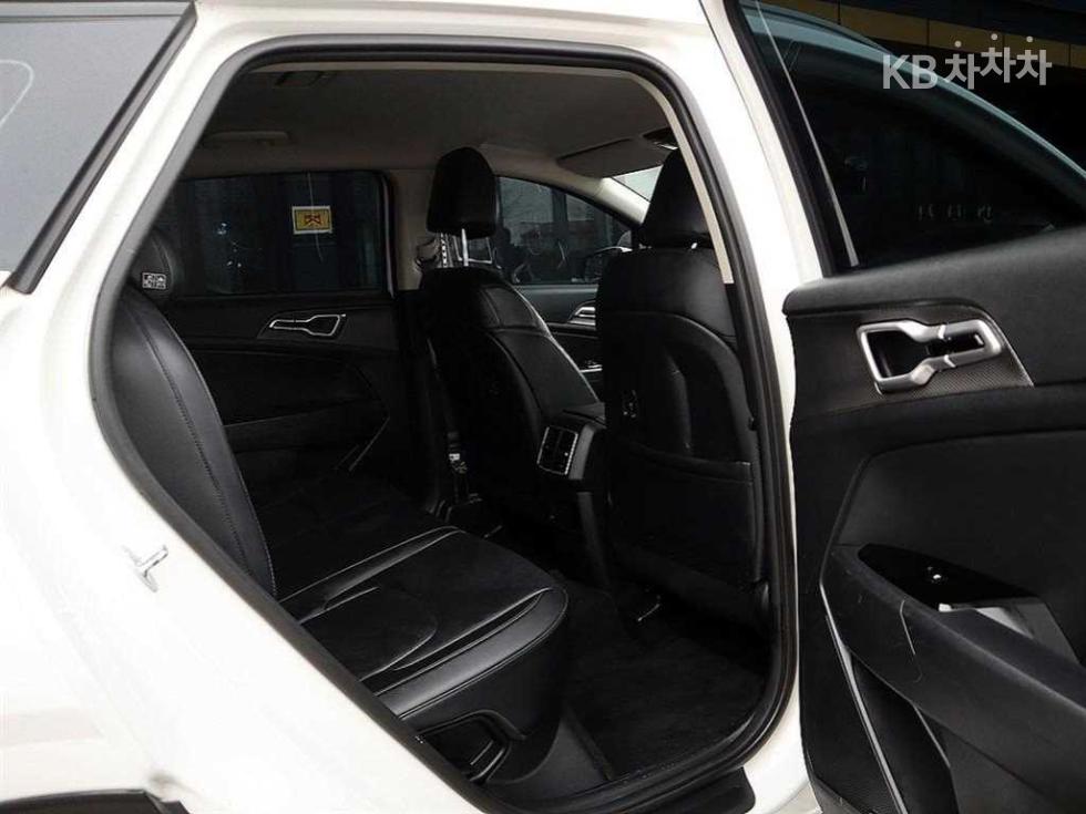 2023 - kia sportage