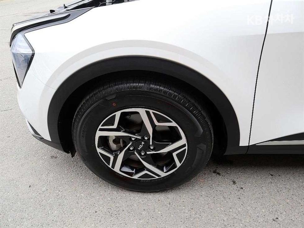 2023 - kia sportage