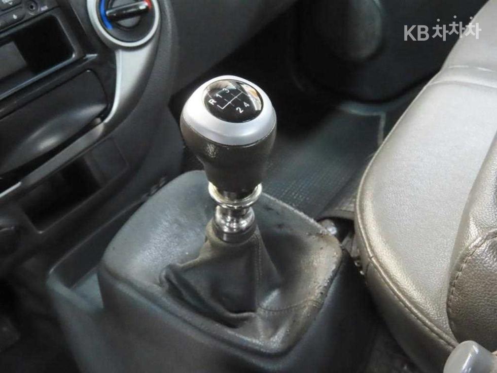 2012 - kia bongo iii