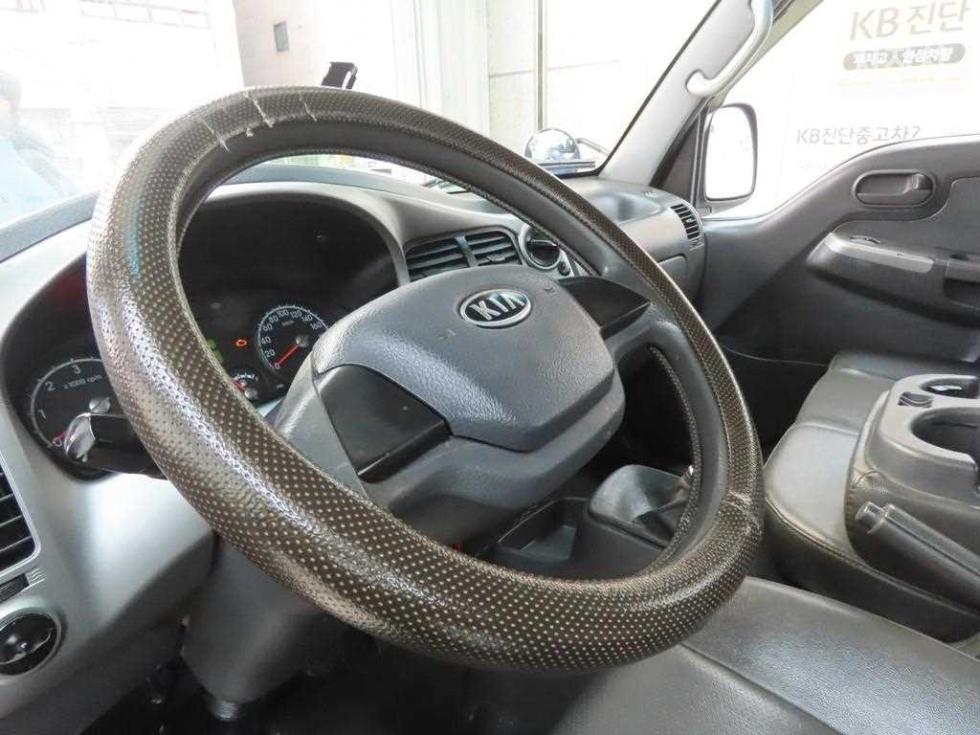 2012 - kia bongo iii