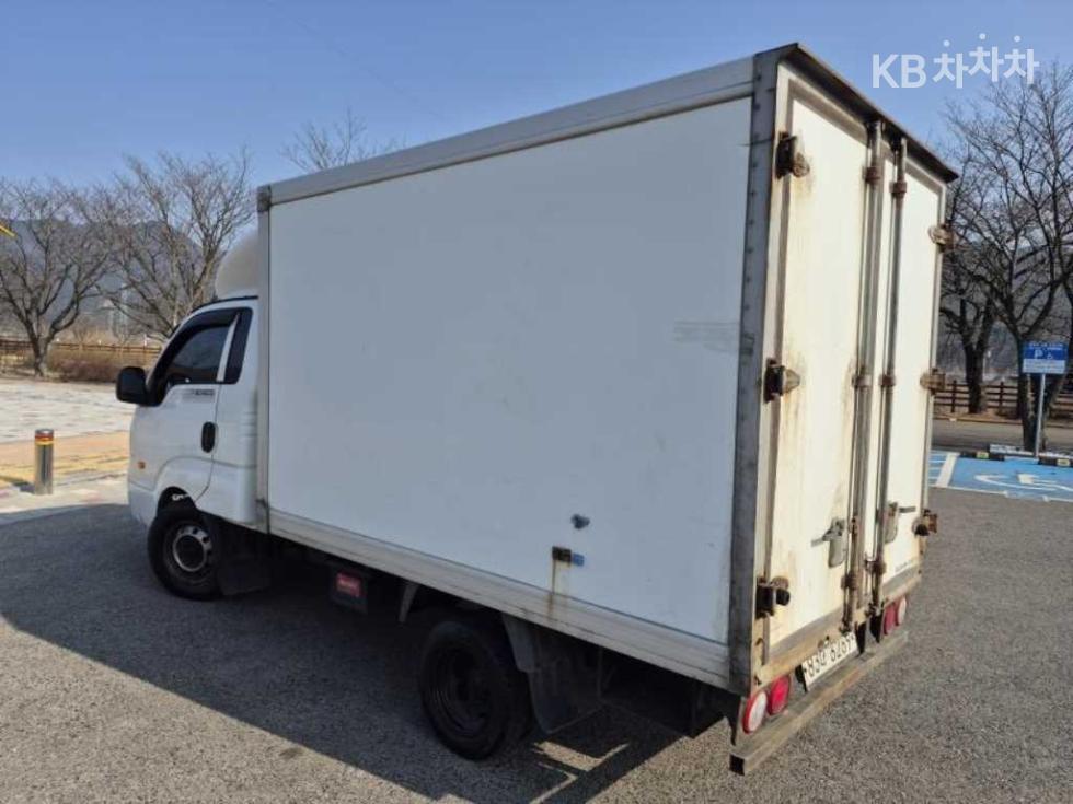 2012 - kia bongo iii