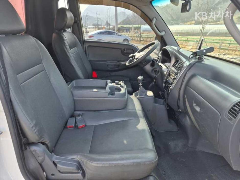 2012 - kia bongo iii