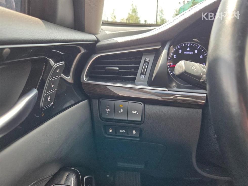 2019 - kia k7