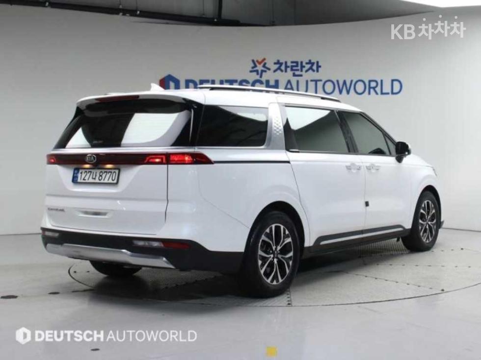2023 - kia carnival