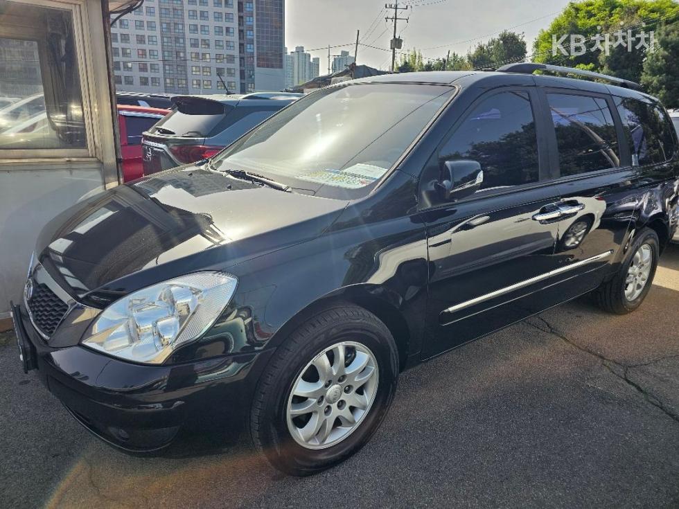 2012 - kia carnival
