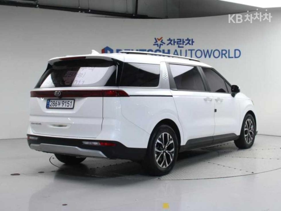 2021 - kia carnival