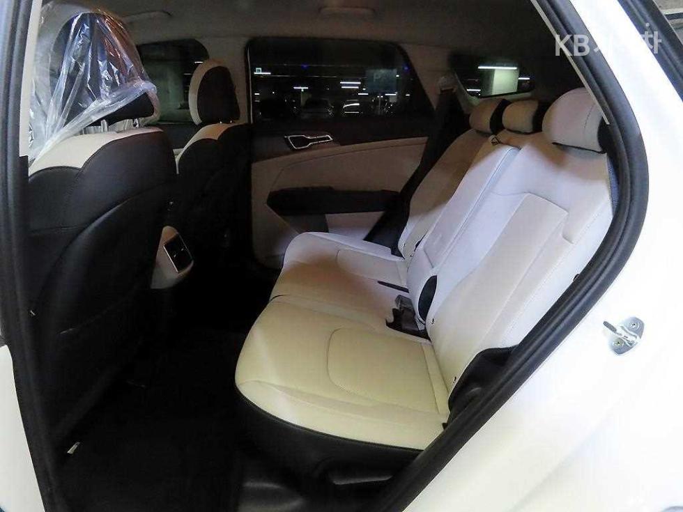 2022 - kia sportage