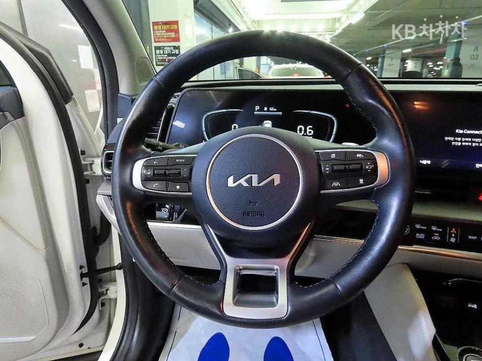 2022 - kia sportage