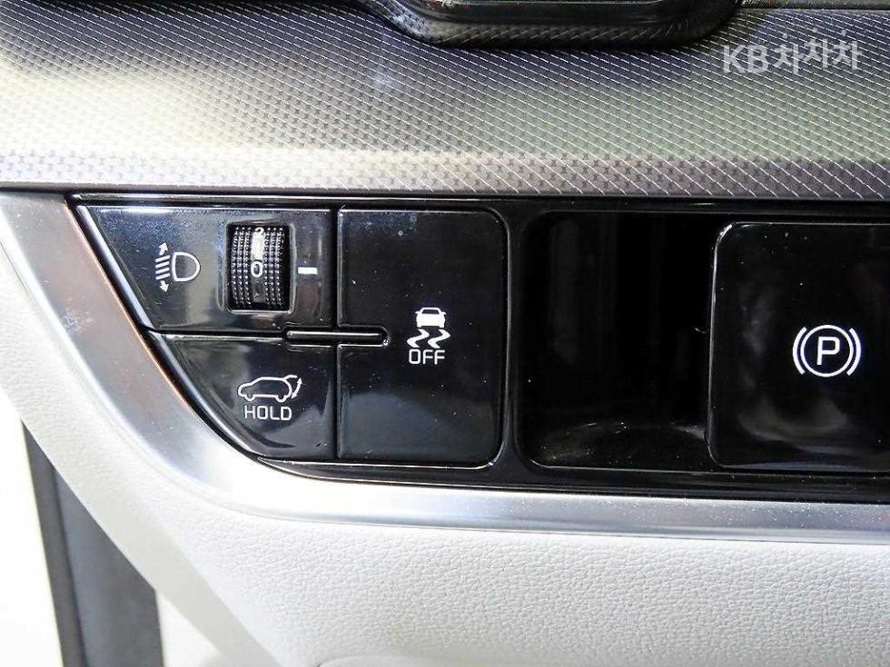2022 - kia sportage