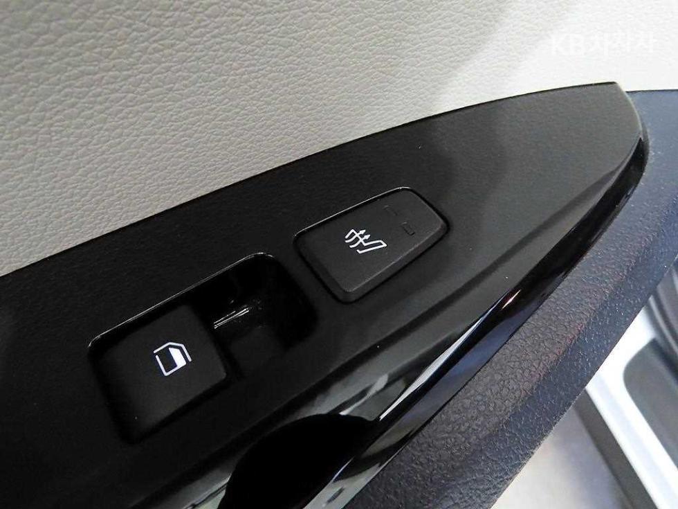 2022 - kia sportage