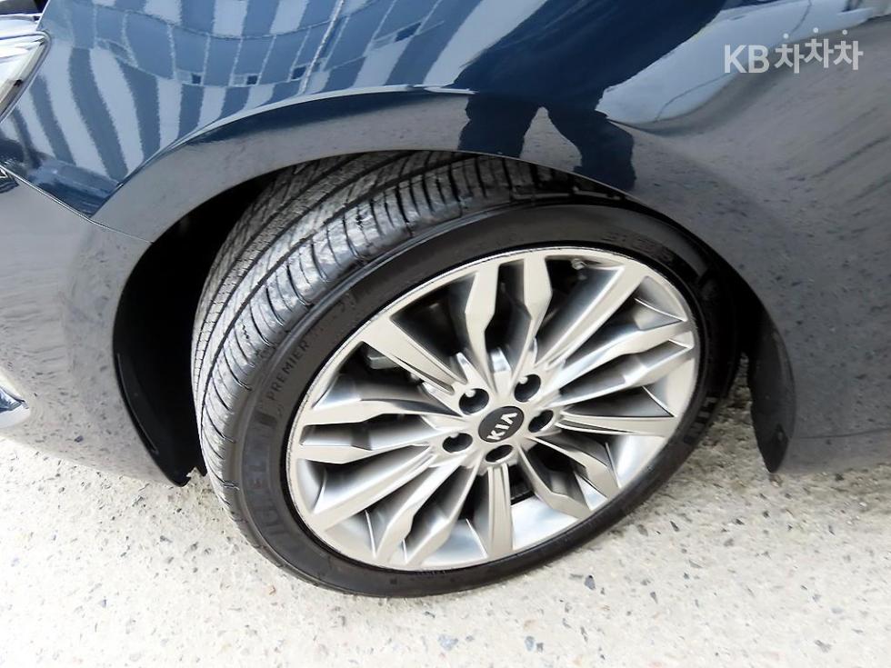 2020 - kia k7