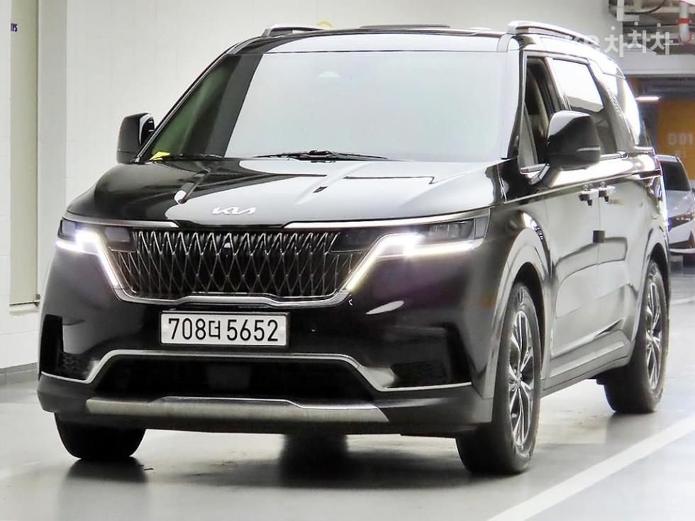 2023 - kia carnival