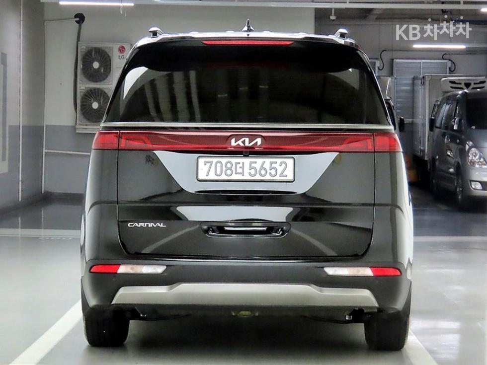 2023 - kia carnival