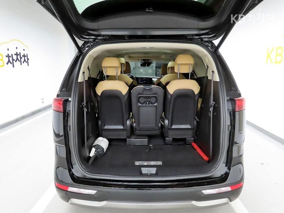 2023 - kia carnival