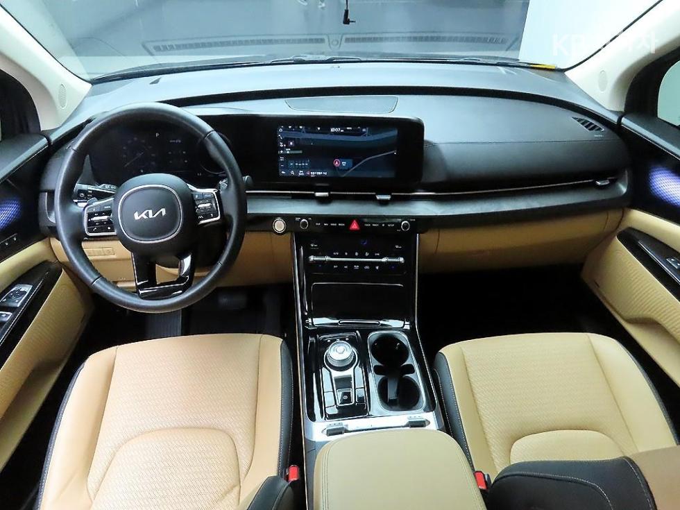 2023 - kia carnival