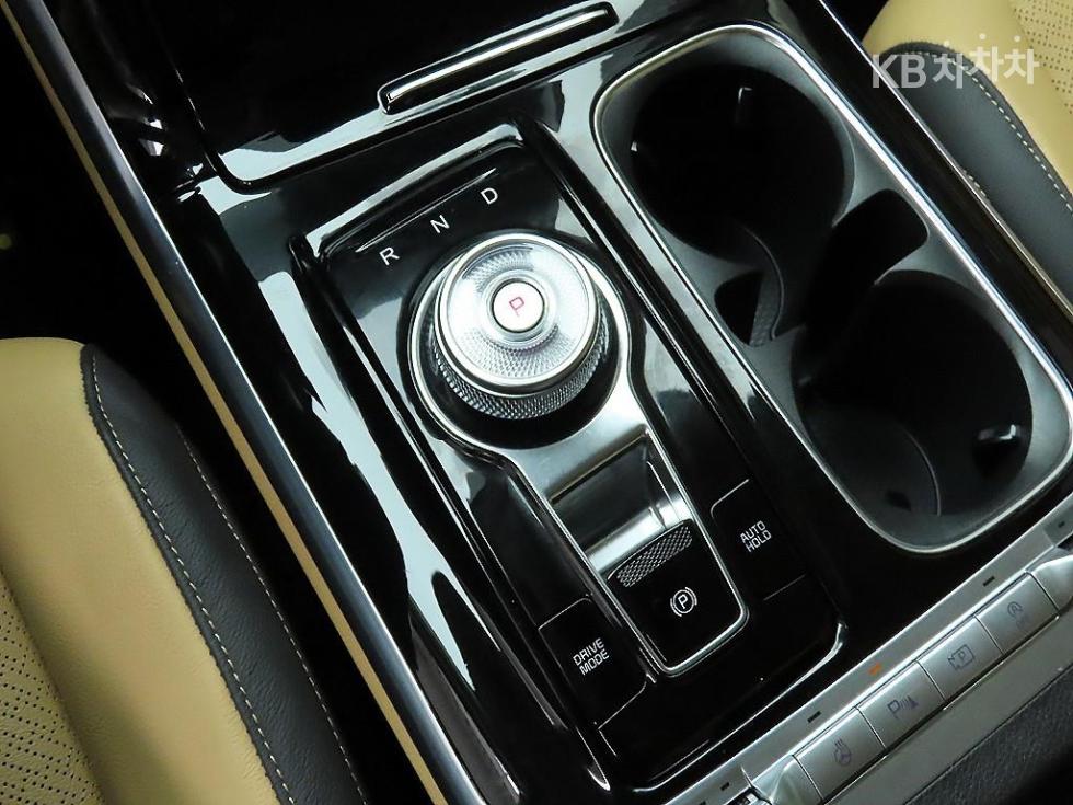 2023 - kia carnival
