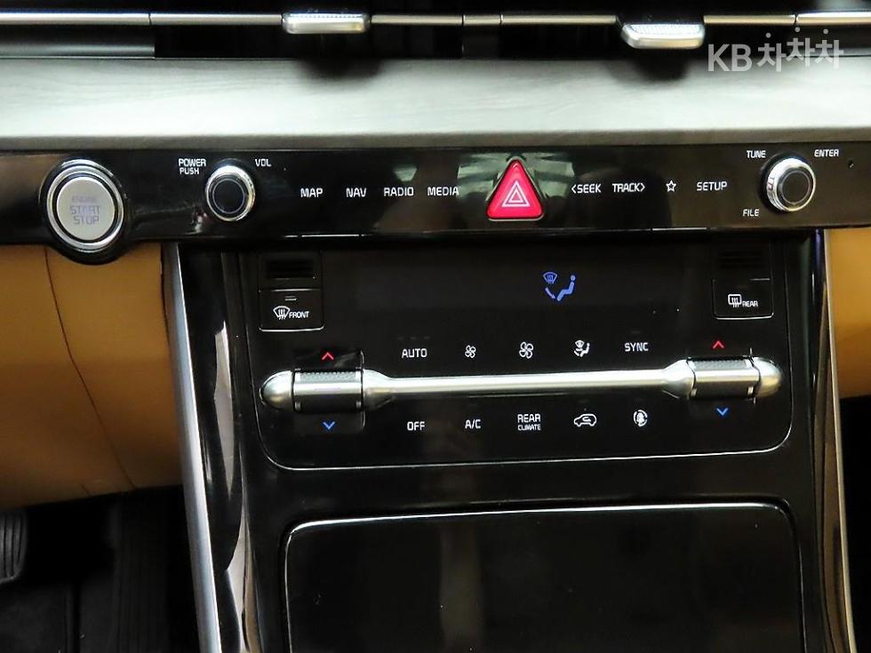 2023 - kia carnival